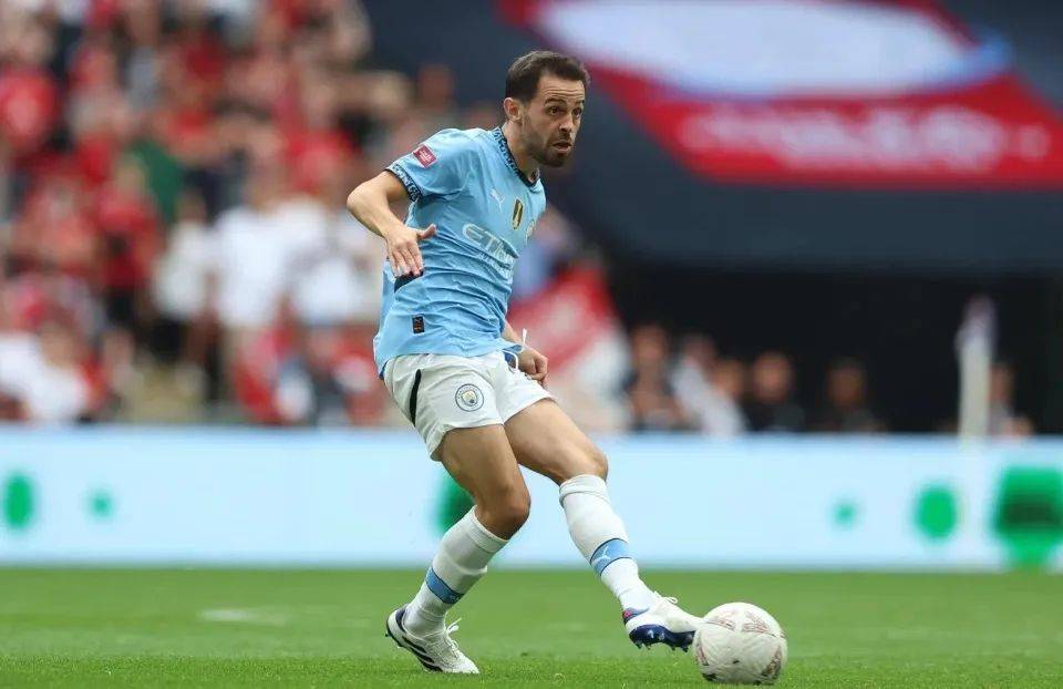 aoa体育直播-曼城发挥失常，遭遇意外失利引发球迷疑虑的简单介绍