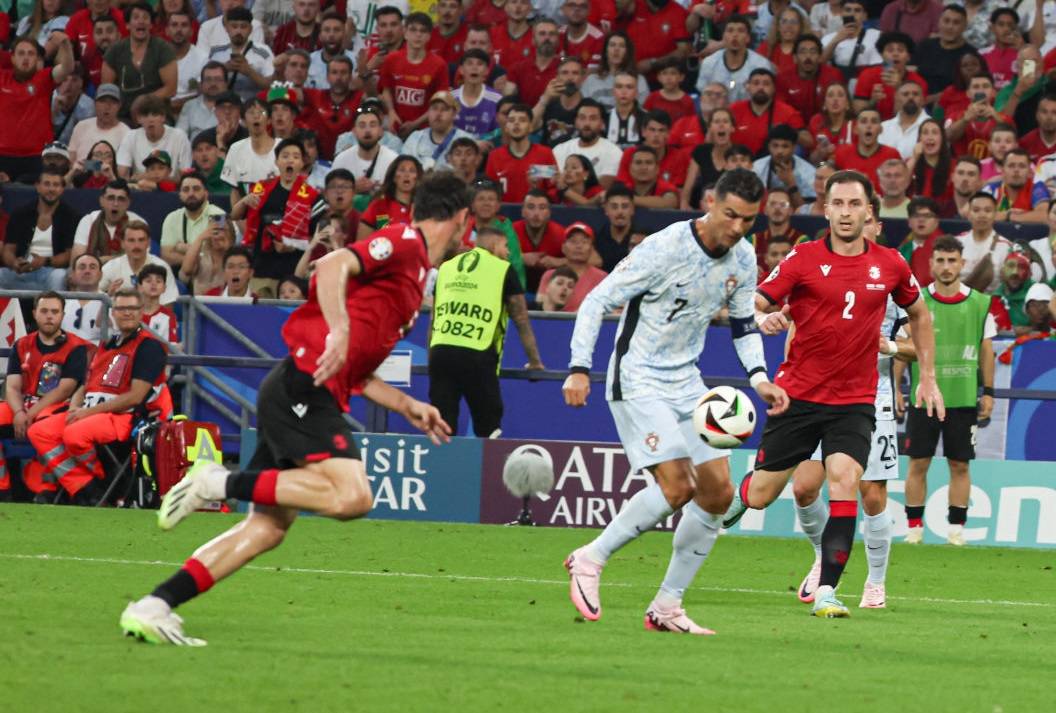 斯洛文尼亚逼平拉脱维亚,小组出线机会均等的简单介绍 斯洛文尼亚逼平拉脱维亚,小组出线机会均等的简单介绍