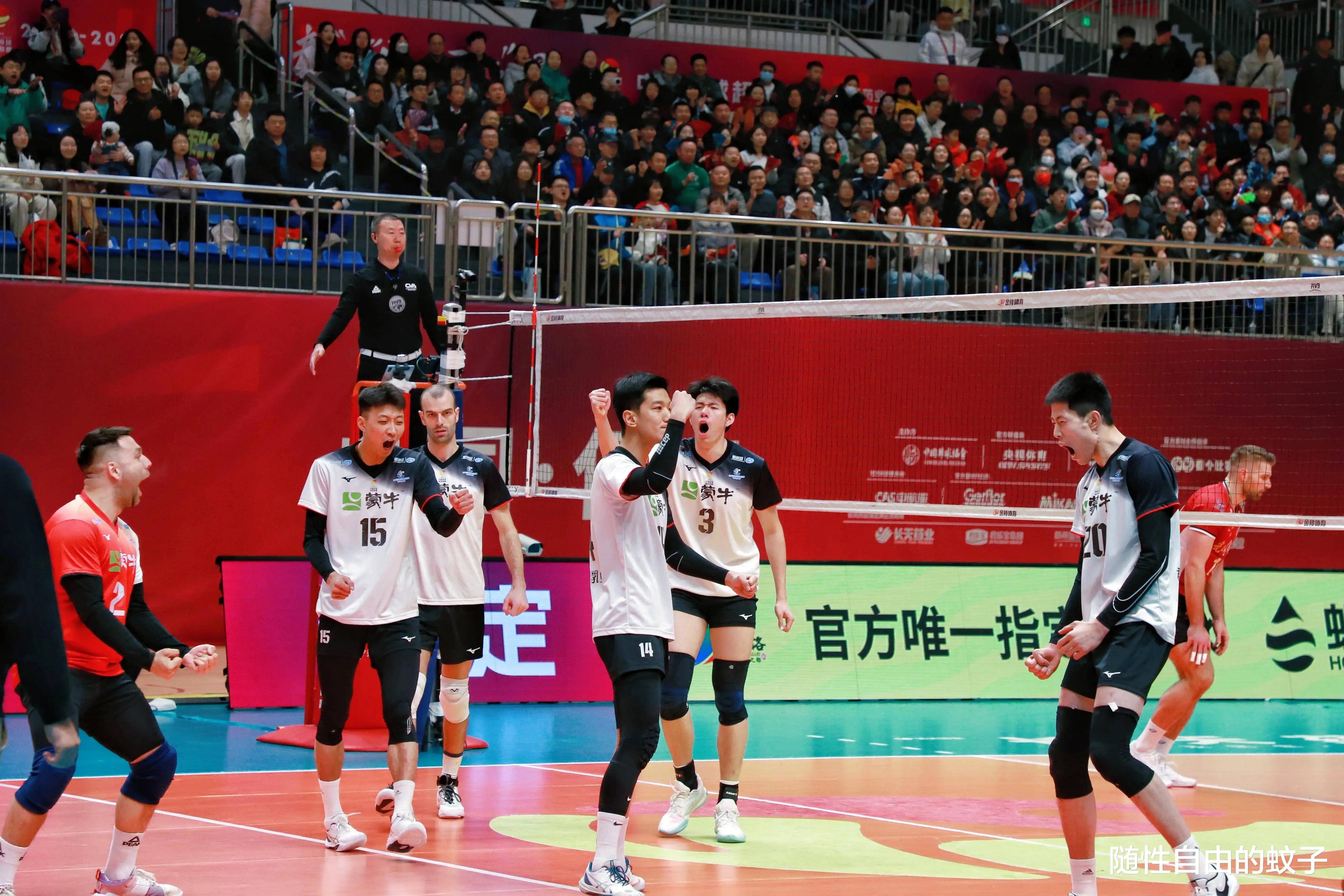 aoa体育新闻-河床外援训练状态火热，世俱杯淘汰赛关键战的简单介绍