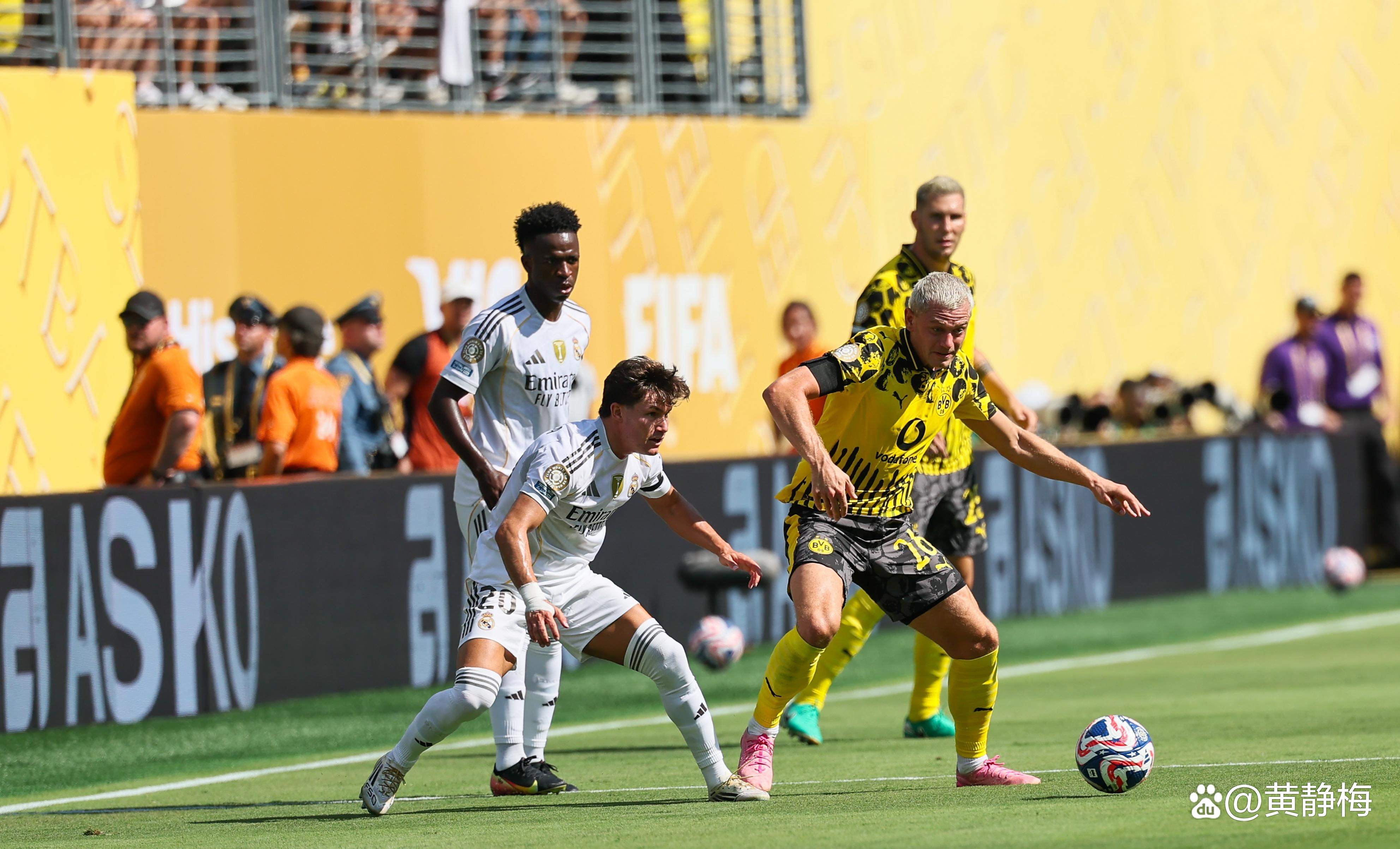 aoa体育视频-皇家马德里挺进强，夺得关键胜利