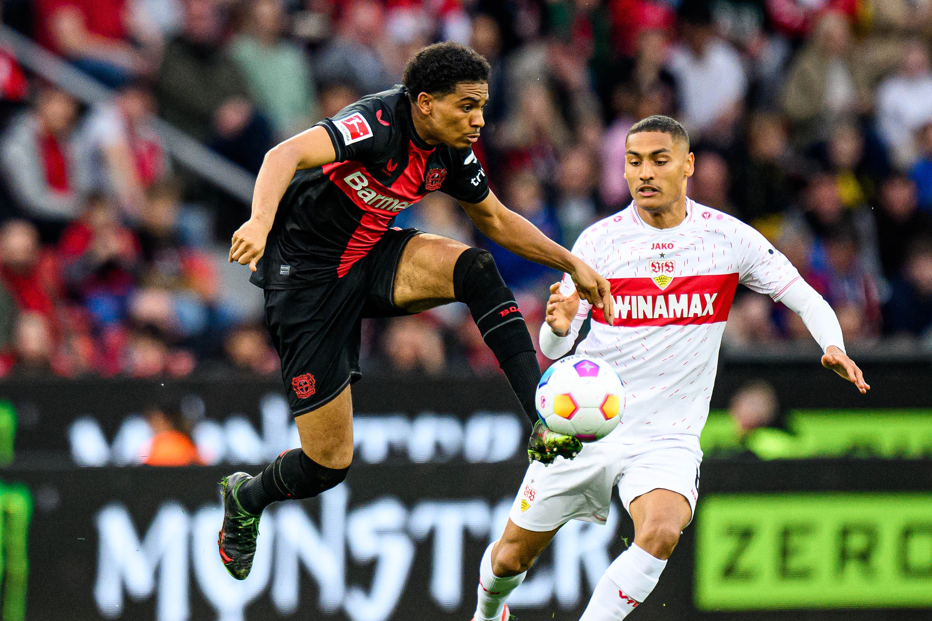 aoa体育馆-包含勒沃库森表现强势，轻松击败对手的词条