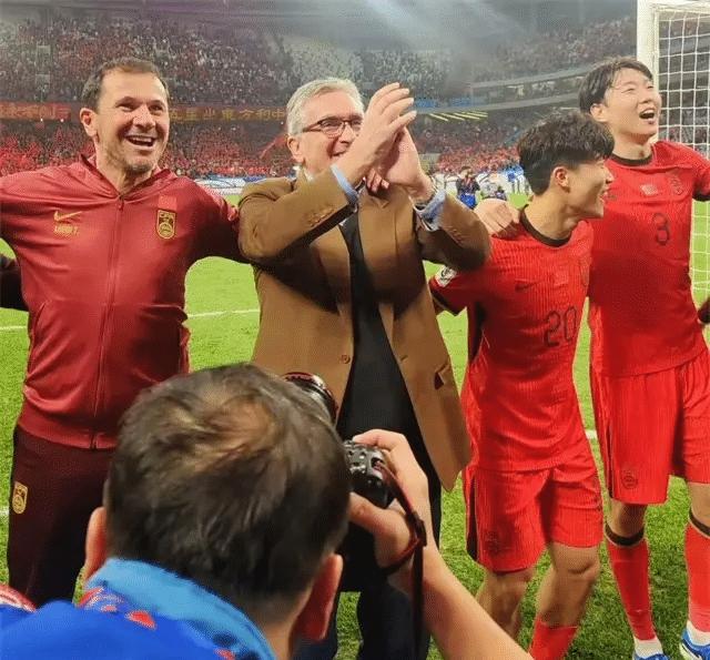 aoa体育培训-激情比拼：欧洲俱乐部间火爆较量