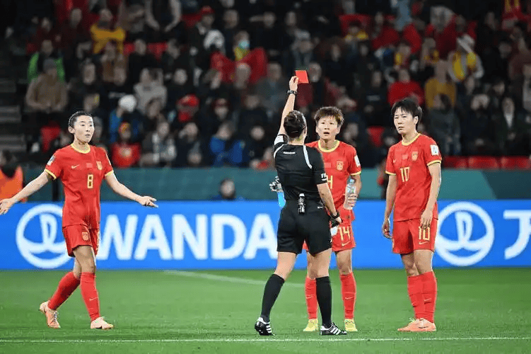 aoa体育课程-强队对决：女足总决赛热血搏杀令人期待的简单介绍