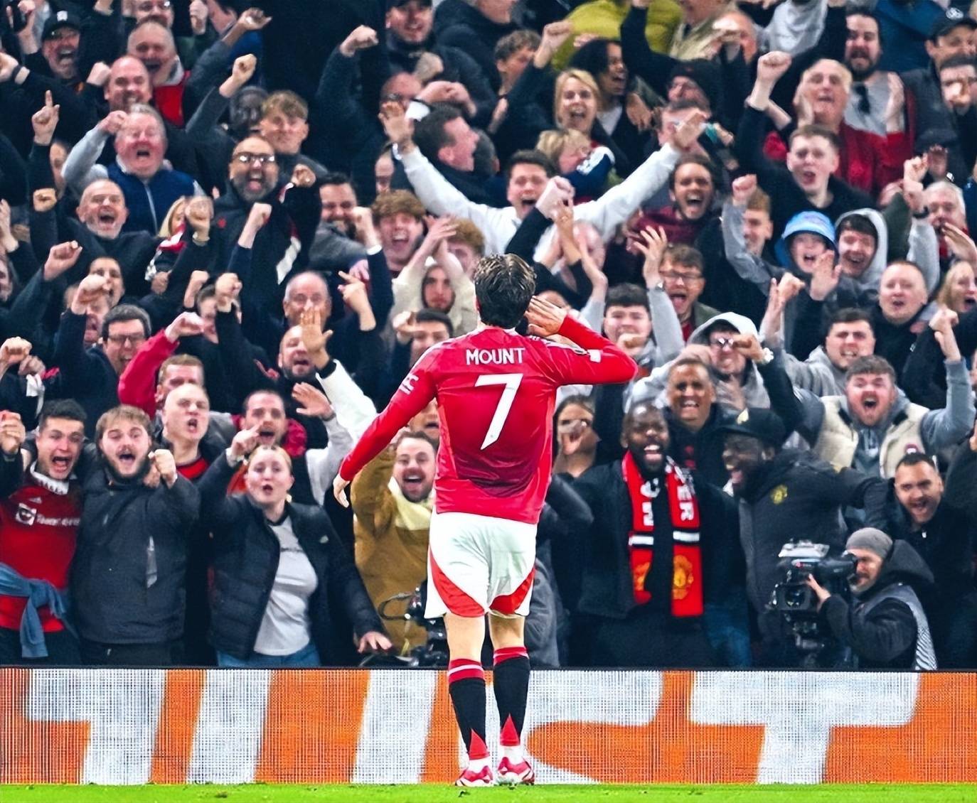 曼联击败巴黎,重回胜利轨道 曼联击败巴黎,重回胜利轨道