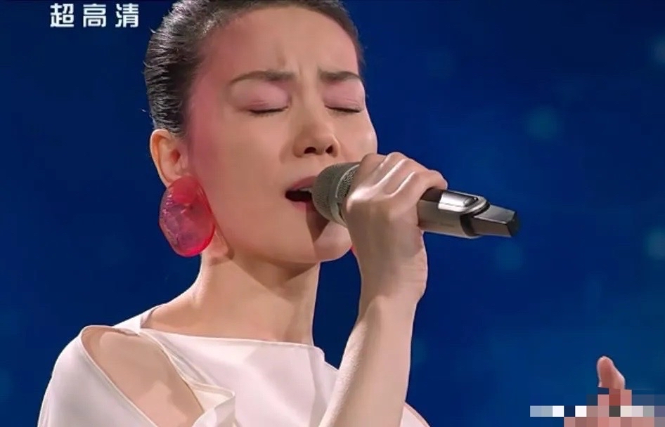 aoa体育直播-关于球员技术大放异彩，精湛表演令人赞叹的信息