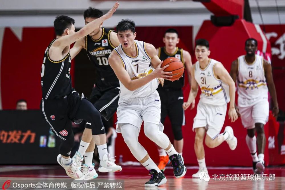 aoa体育新闻-新西兰女足奋力拼搏，不畏强敌的简单介绍