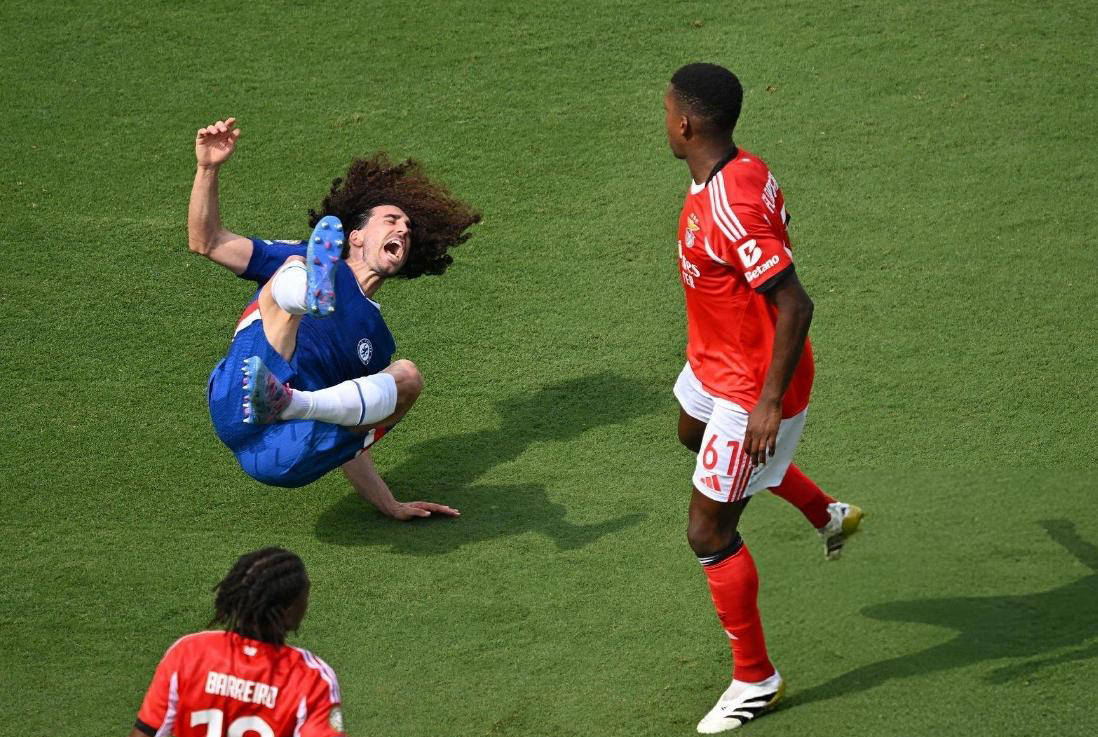 aoa体育娱乐-切尔西三球大胜，晋级赛场惊艳出场