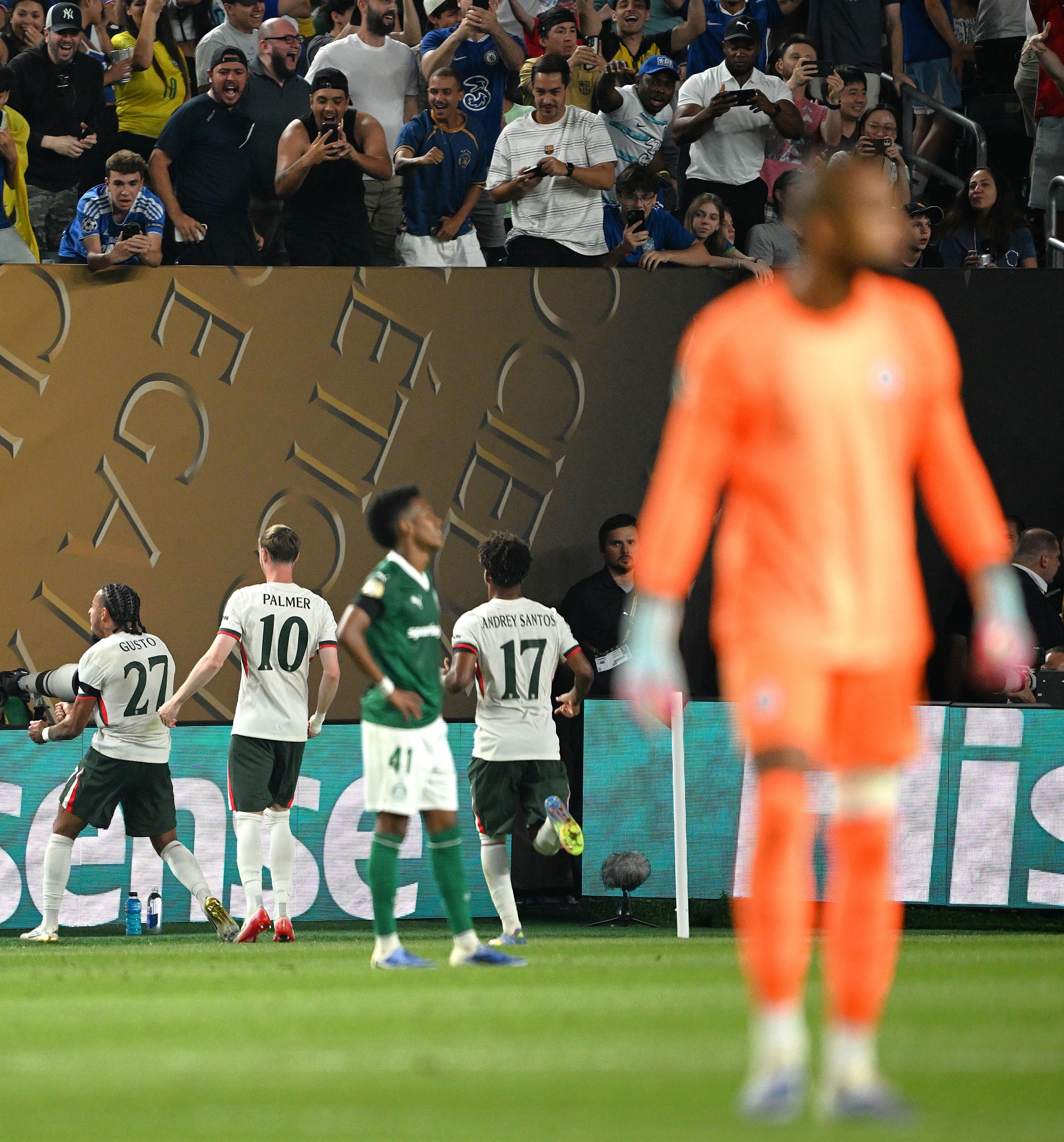 切尔西三球大胜,晋级赛场惊艳出场 切尔西三球大胜,晋级赛场惊艳出场