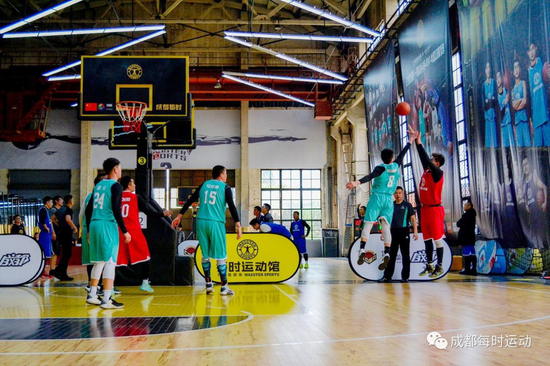 aoa体育娱乐-南美篮球新秀脱颖而出，比赛赛场上光芒四射