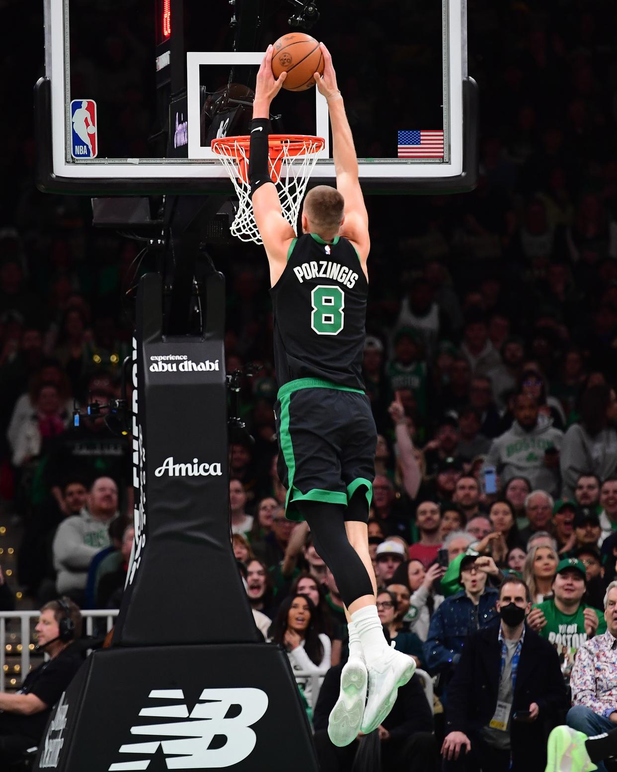 塔吉克斯坦球队豪取一胜，提高出线机会的简单介绍