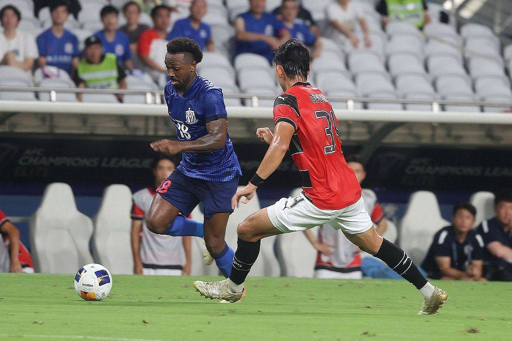 主帅临场指挥，带领球队获得胜利