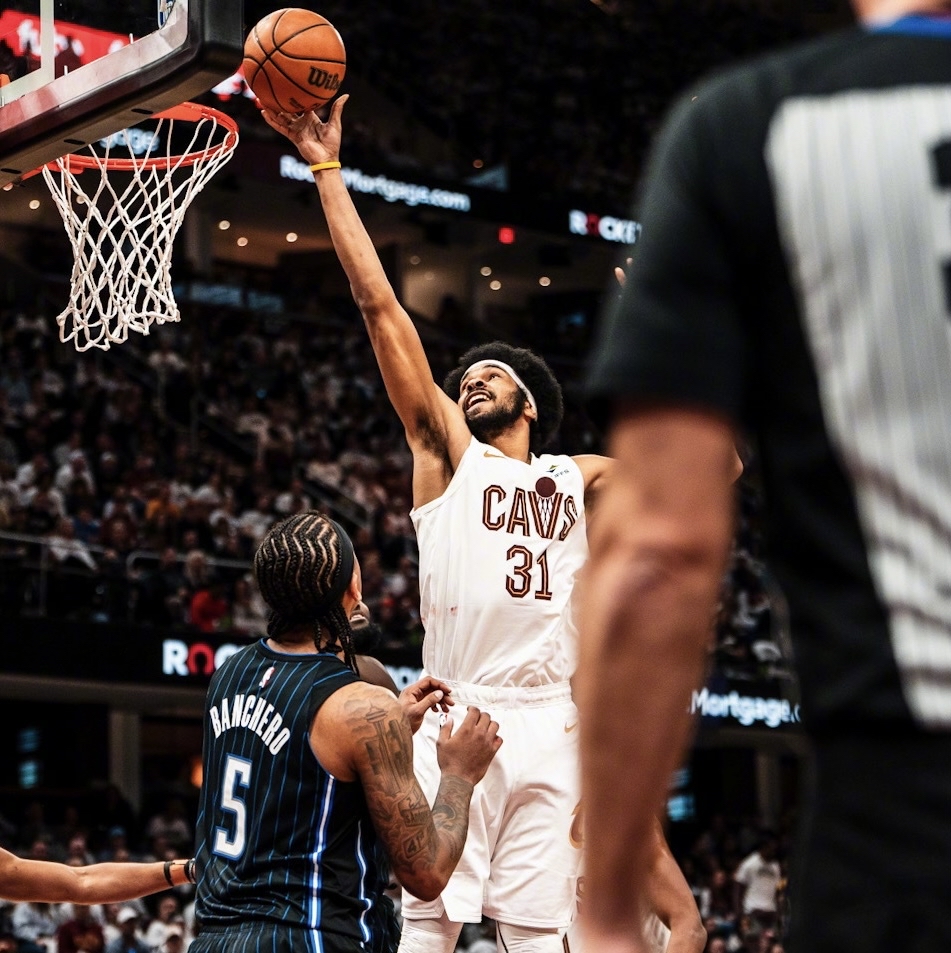 aoa体育视频-骑士后卫狂砍40分，帮助队伍赢得胜利的简单介绍