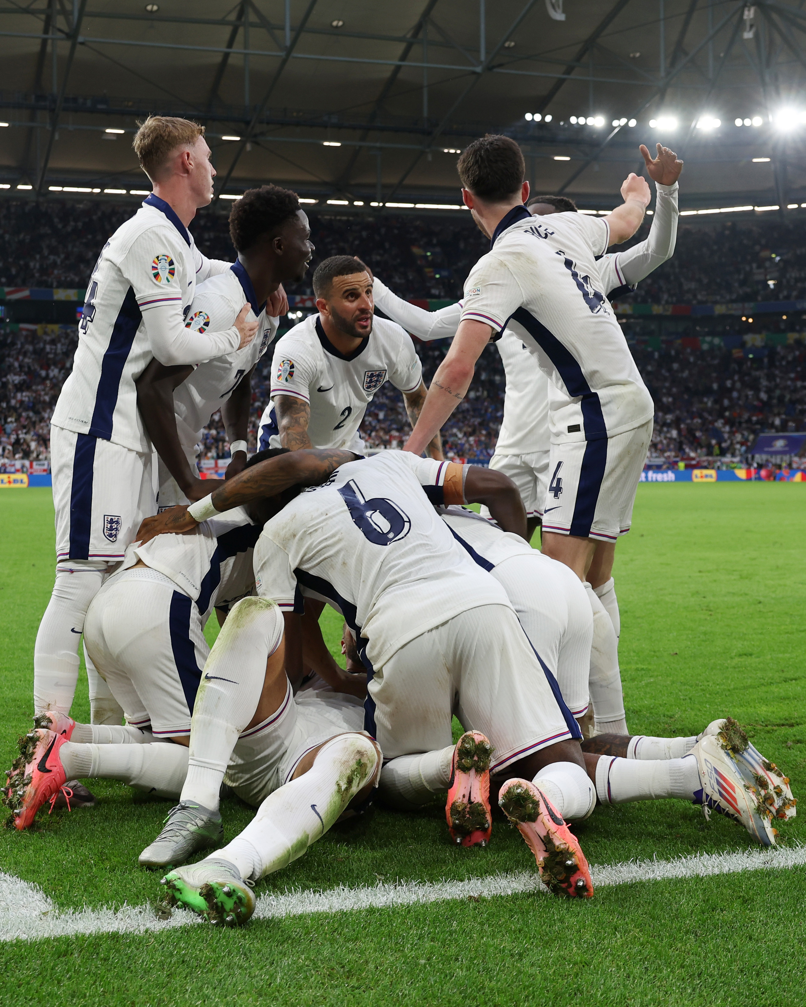 捷克队主场大胜斯洛伐克队 捷克队主场大胜斯洛伐克队